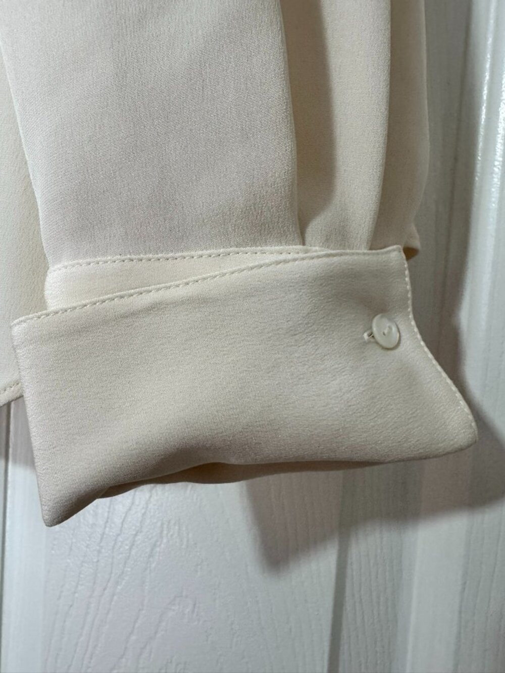 Talbots Classic Quality 100% Silk Cream French Cuff Long Sleeve Blouse Size 16W - Picture 4 of 12